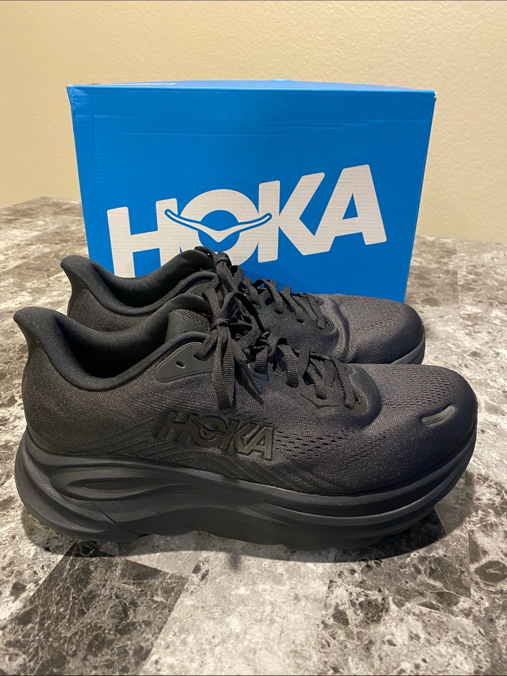 HOKA Men's All-Black Clifton 11, size 9EE